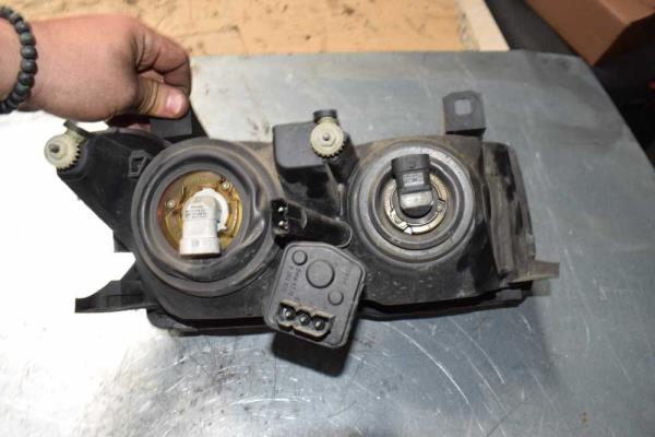 PHARE GAUCHE BMW - Vue 2